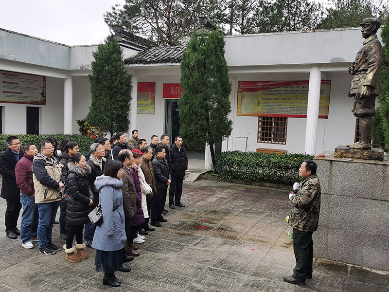 屯溪區(qū)委辦黨支部、屯溪城建投公司黨支部聯(lián)合開(kāi)展主題黨日共建活動(dòng)